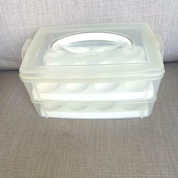 Snapware Egg Carrier - Picture 1 of 2